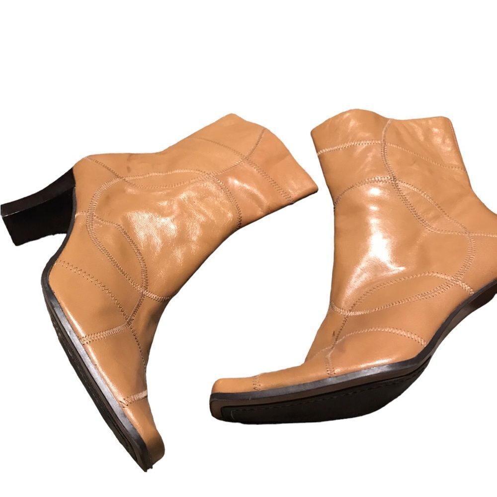 Liz Claiborne tan leather pieces boots size 8.5 excellent condition see pics